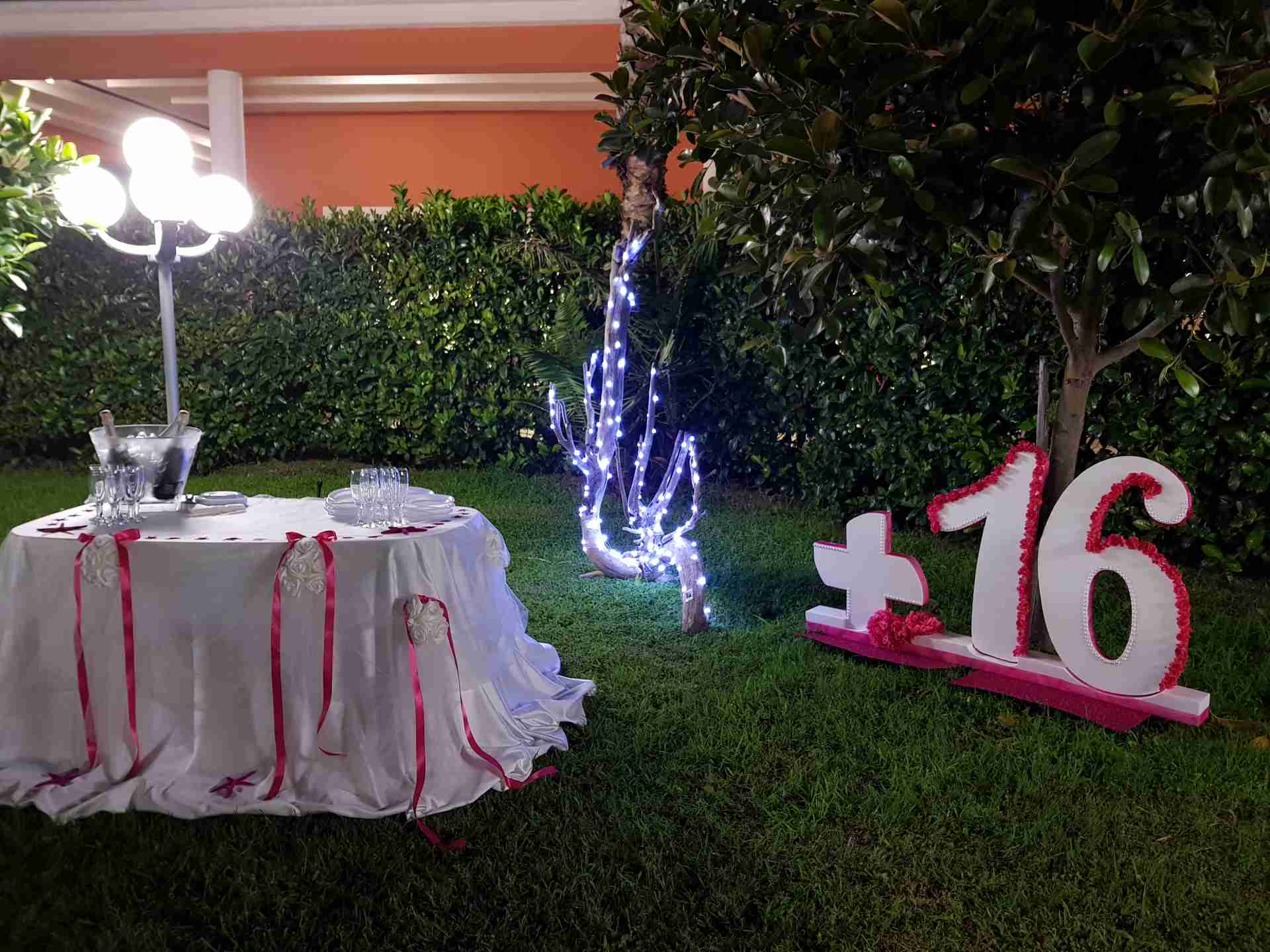 TAVOLO-PER-COMPLEANNO